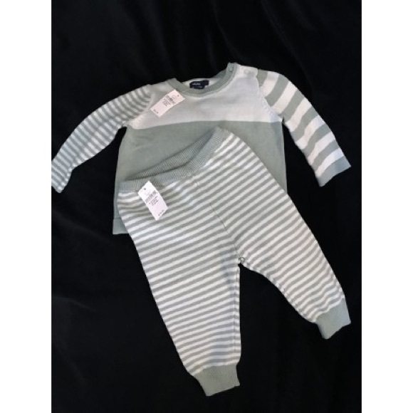 Baby gap 2 piece outfit size 6-12 months - Picture 1 of 5